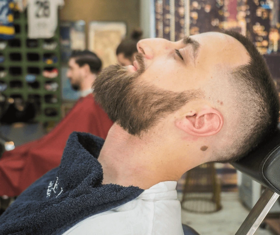 tagli moderni-e-barba-nella-barberia-a-parma-di-barba-e-capelli